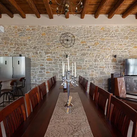 Vila Luxury Marija - Rustic With Pool And Sauna *