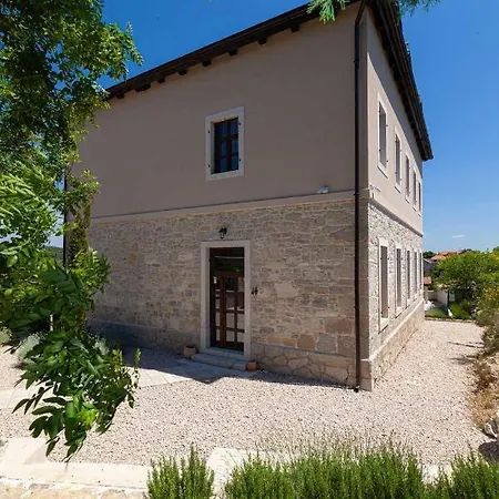 Luxury Marija - Rustic With Pool And Sauna Vila