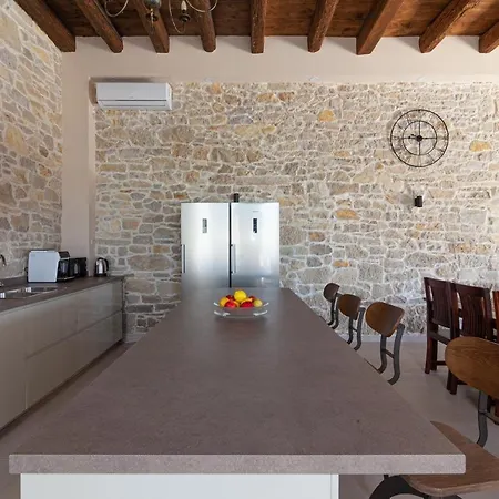 Luxury Marija - Rustic With Pool And Sauna Vila Skradin