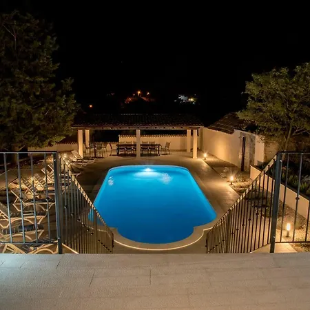 Vila Luxury Marija - Rustic With Pool And Sauna