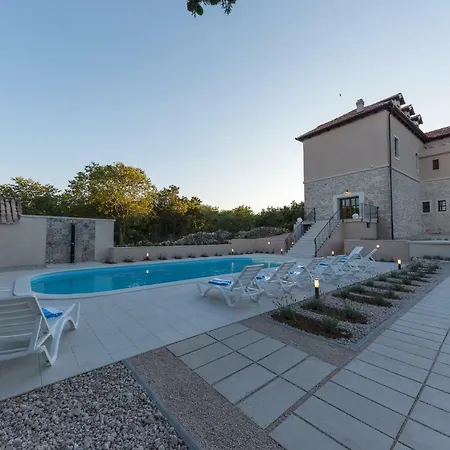 Vila Luxury Marija - Rustic With Pool And Sauna Skradin