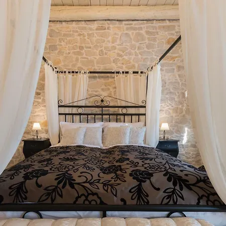 Vila Luxury Marija - Rustic With Pool And Sauna *